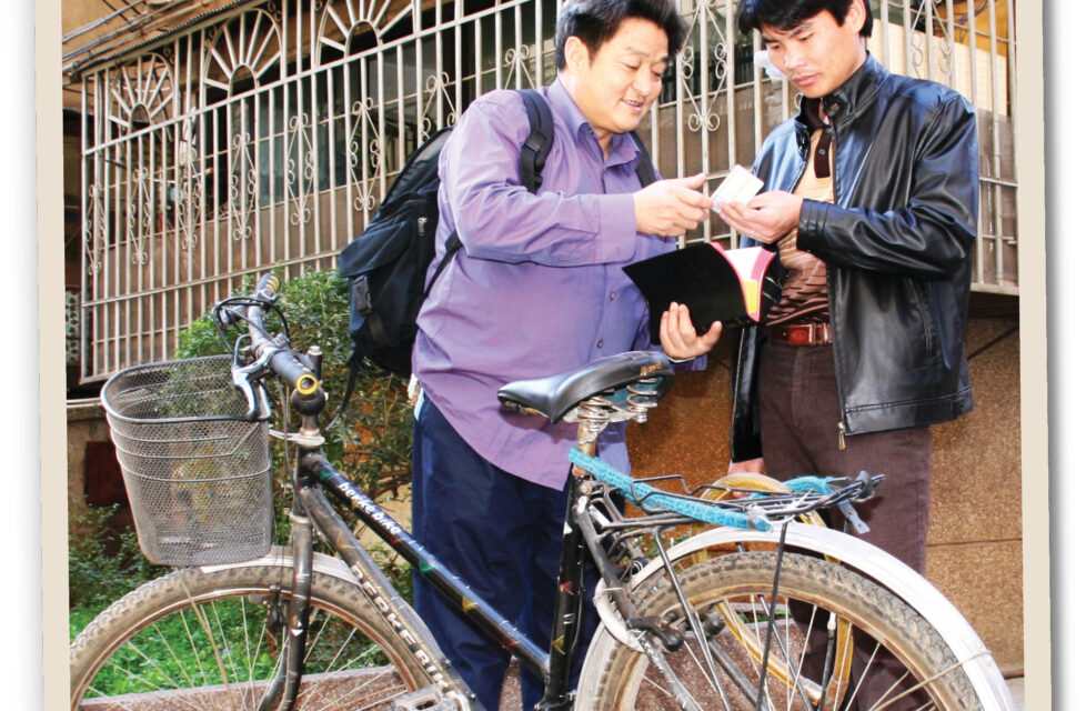 Man sharing the gospel to another man