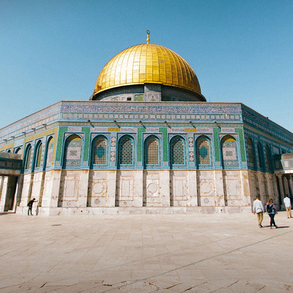 Building with gold dome