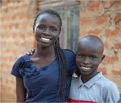 Niños perseguidos en Uganda.